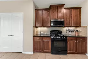 512 Forest Village Cir, La Marque, TX 77568 - Photo 17