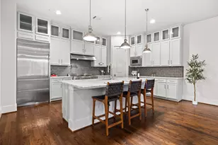 916 Yale St, Houston, TX 77008 - Photo 1