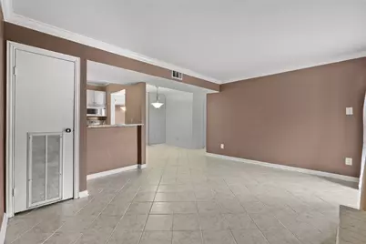 18515 Egret Bay Boulevard #1103, Webster, TX 77058 - Photo 5