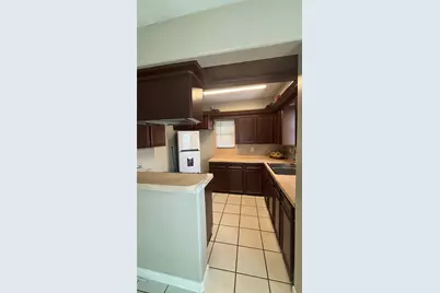 2340 Cumberland Street, Houston, TX 77023 - Photo 9