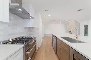 15651 Whitewater Ln, Houston, TX 77079 - Photo 9