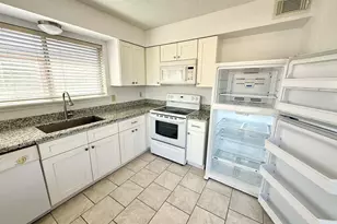 12100 Overbrook Ln, Houston, TX 77077 - Photo 5