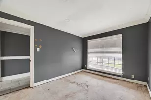 8438 Gallahad St, Houston, TX 77078 - Photo 13