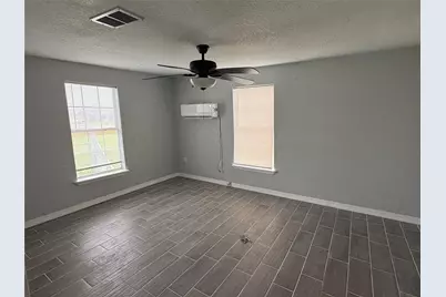301 N Avenue C, Freeport, TX 77541 - Photo 13