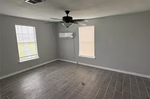 301 N Avenue C, Freeport, TX 77541 - Photo 13