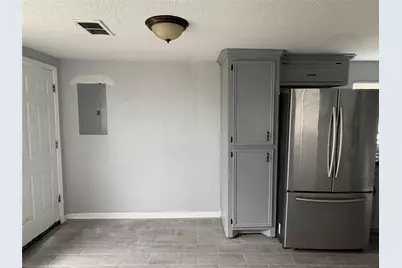 301 N Avenue C, Freeport, TX 77541 - Photo 5