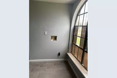 301 N Avenue C, Freeport, TX 77541 - Photo 5