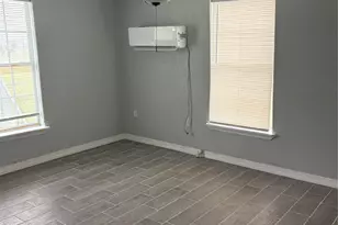 301 N Avenue C, Freeport, TX 77541 - Photo 9