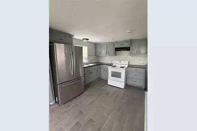 301 N Avenue C, Freeport, TX 77541 - Photo 3