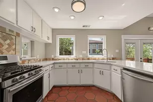 921 Ivy Rd, Clear Lake Shores, TX 77565 - Photo 17