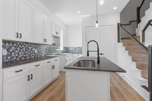 205 Foxshire Ln, Houston, TX 77047 - Photo 11