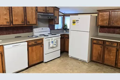 1011 6th Street, East Bernard, TX 77435 - Photo 19