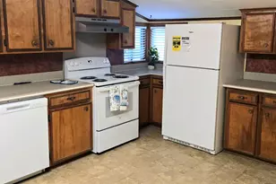 1011 6th St, East Bernard, TX 77435 - Photo 19