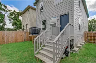 2206 Abernathy St, Houston, TX 77026 - Photo 3