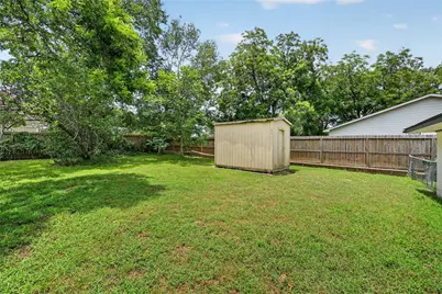 803 W First Street, Brenham, TX 77833 - Photo 25