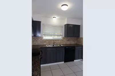 17122 Coachmaker Drive, Friendswood, TX 77546 - Photo 11