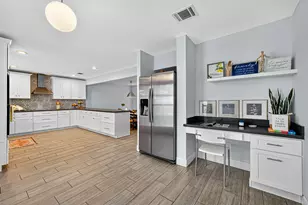 818 Silvergate Dr, Houston, TX 77079 - Photo 17