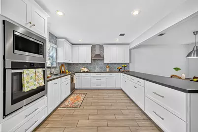 818 Silvergate Drive, Houston, TX 77079 - Photo 13