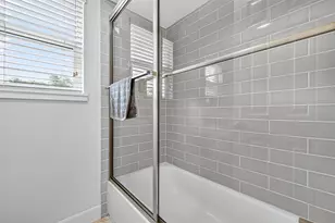 818 Silvergate Dr, Houston, TX 77079 - Photo 35