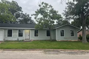 411 N Baron St, Bellville, TX 77418 - Photo 1