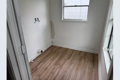 411 N Baron Street, Bellville, TX 77418 - Photo 5