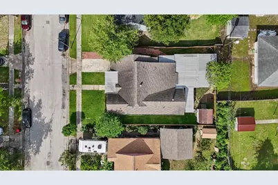 1702 Alabama Street, Baytown, TX 77520 - Photo 31