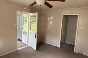 201 Smith St, Clute, TX 77531 - Photo 17