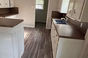 201 Smith St, Clute, TX 77531 - Photo 7