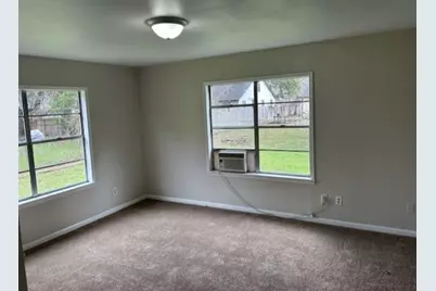 201 Smith Street, Clute, TX 77531 - Photo 17