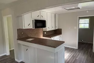 201 Smith St, Clute, TX 77531 - Photo 5