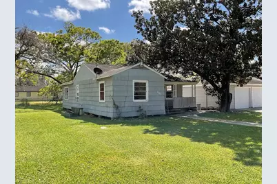 201 Smith Street, Clute, TX 77531 - Photo 19