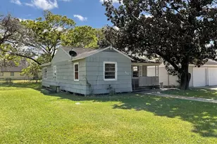 201 Smith St, Clute, TX 77531 - Photo 19