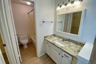 2 N Waxberry Rd, The Woodlands, TX 77381 - Photo 15