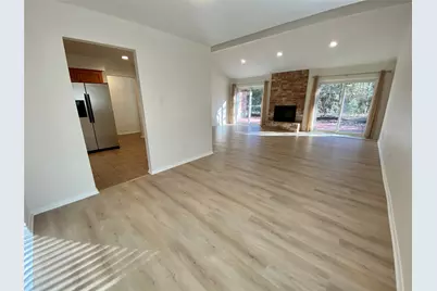 2 N Waxberry Road, The Woodlands, TX 77381 - Photo 7