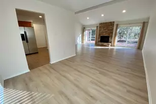 2 N Waxberry Rd, The Woodlands, TX 77381 - Photo 7