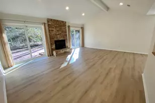 2 N Waxberry Rd, The Woodlands, TX 77381 - Photo 5