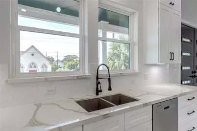 1102 36th Street, Galveston, TX 77550 - Photo 11