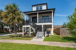 1102 36th St, Galveston, TX 77550 - Photo 1