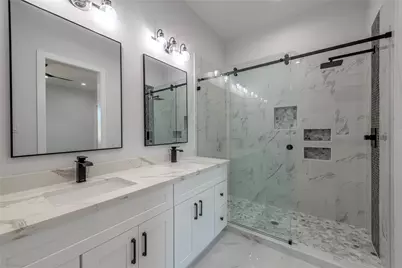 1102 36th Street, Galveston, TX 77550 - Photo 17