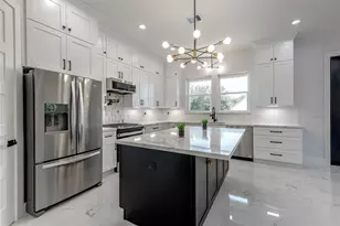 1102 36th St, Galveston, TX 77550 - Photo 9