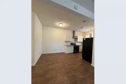 9834 Pelsey St Unit B Street, Houston, TX 77029 - Photo 7