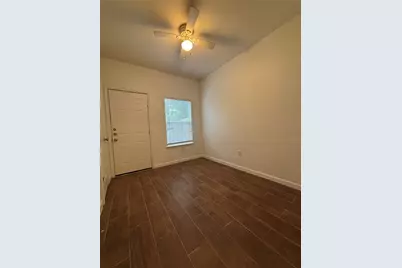 9834 Pelsey St Unit B Street, Houston, TX 77029 - Photo 19