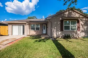 10619 Wheaton Dr, Houston, TX 77089 - Photo 3