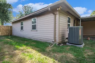 10619 Wheaton Dr, Houston, TX 77089 - Photo 23