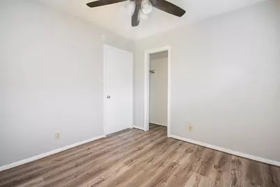 10619 Wheaton Drive, Houston, TX 77089 - Photo 15