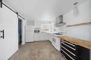 303 Welch St, Houston, TX 77006 - Photo 9