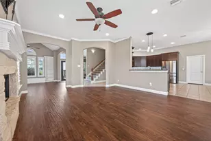 5019 Landon Ln, Baytown, TX 77523 - Photo 9