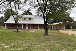 8049 Forest Hills Dr, Montgomery, TX 77316 - Photo 1