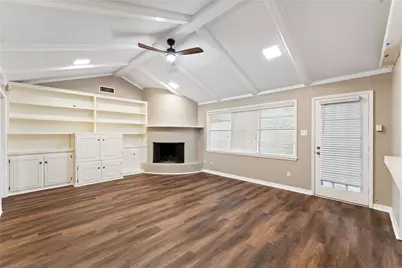 8015 Burning Hills Drive, Houston, TX 77071 - Photo 9