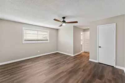 8015 Burning Hills Drive, Houston, TX 77071 - Photo 3